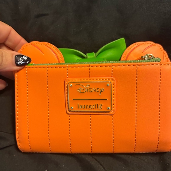 Disney Loungefly Halloween Minnie wallet - Picture 4 of 5